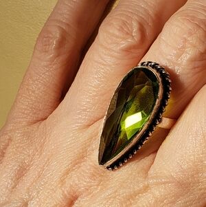 NWOT Green Peridot & 925 Silver Ring, Handcrafted, Sz 7.5, Faceted, August Stone